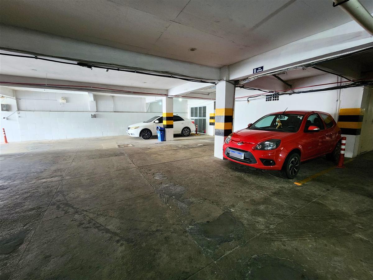 Estacionamento coberto do JR Hotel